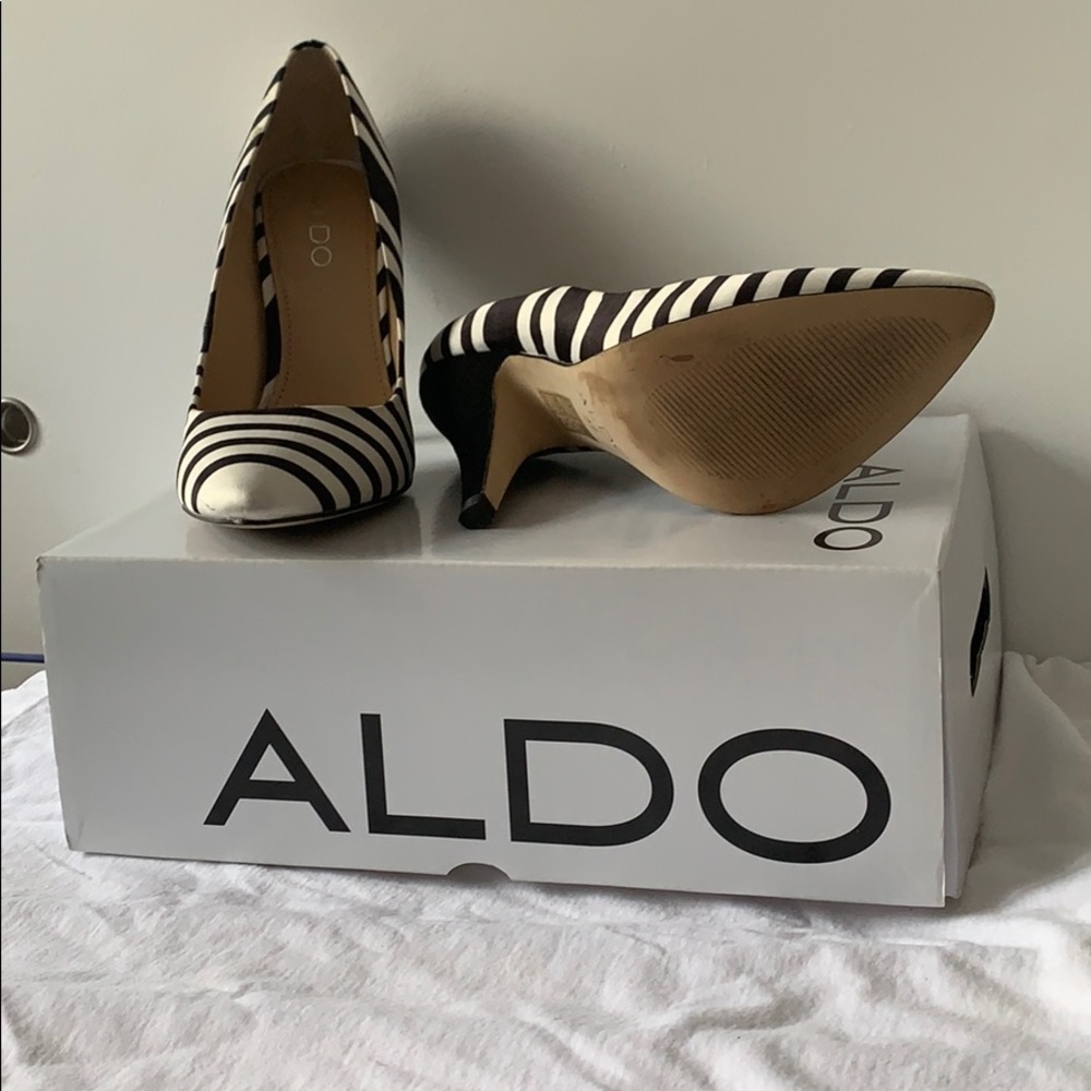 Aldo black and white satin pump with suede heel - Picture 3 of 3